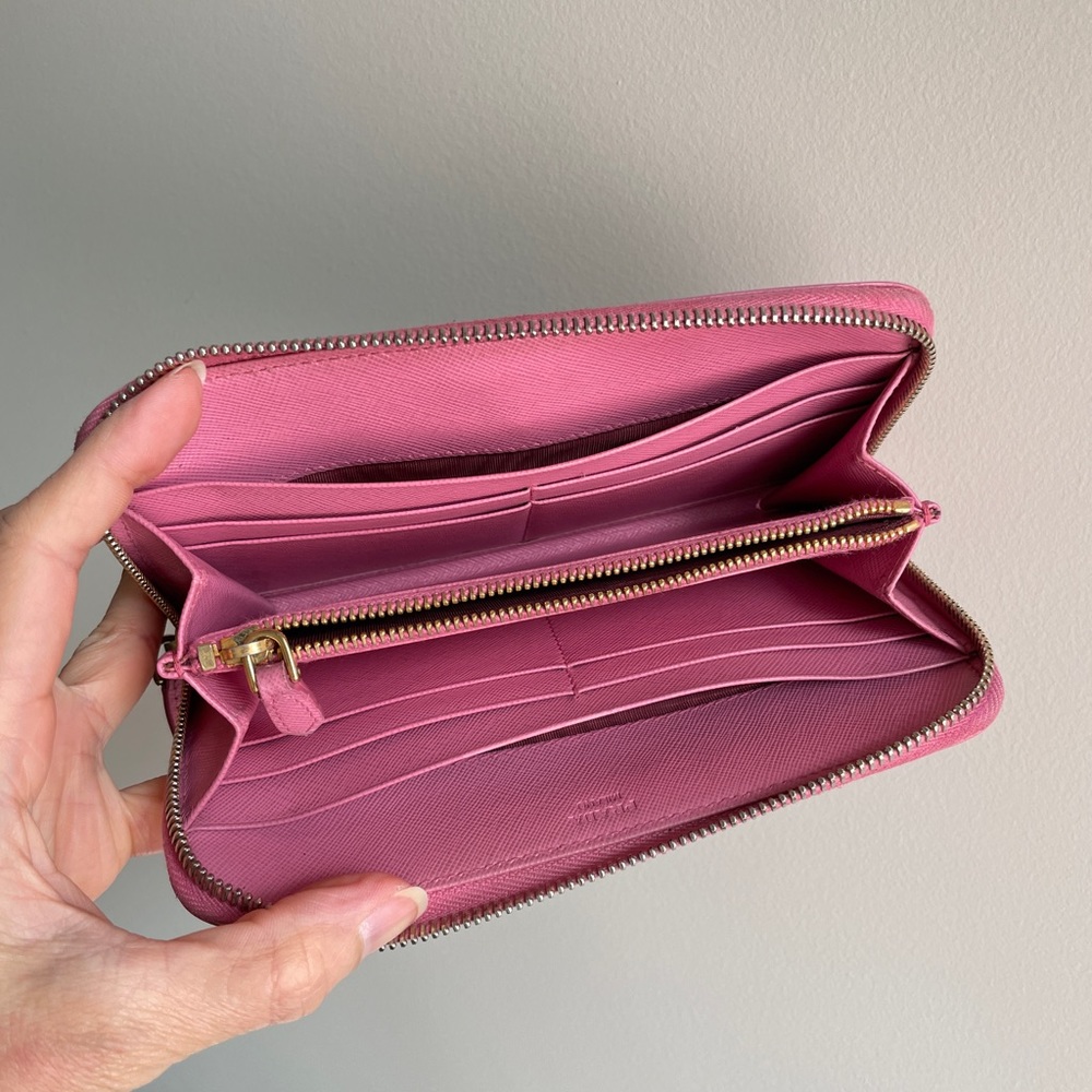 Authentic Prada Saffiano zippy wallet - Picture 11 of 16